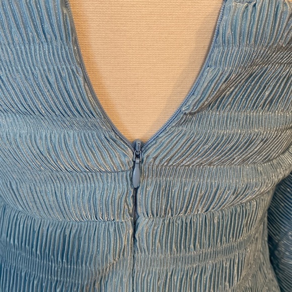 L’ide’e Pleated Gown Light Blue Size 10 in Like New Condition - Picture 7 of 11